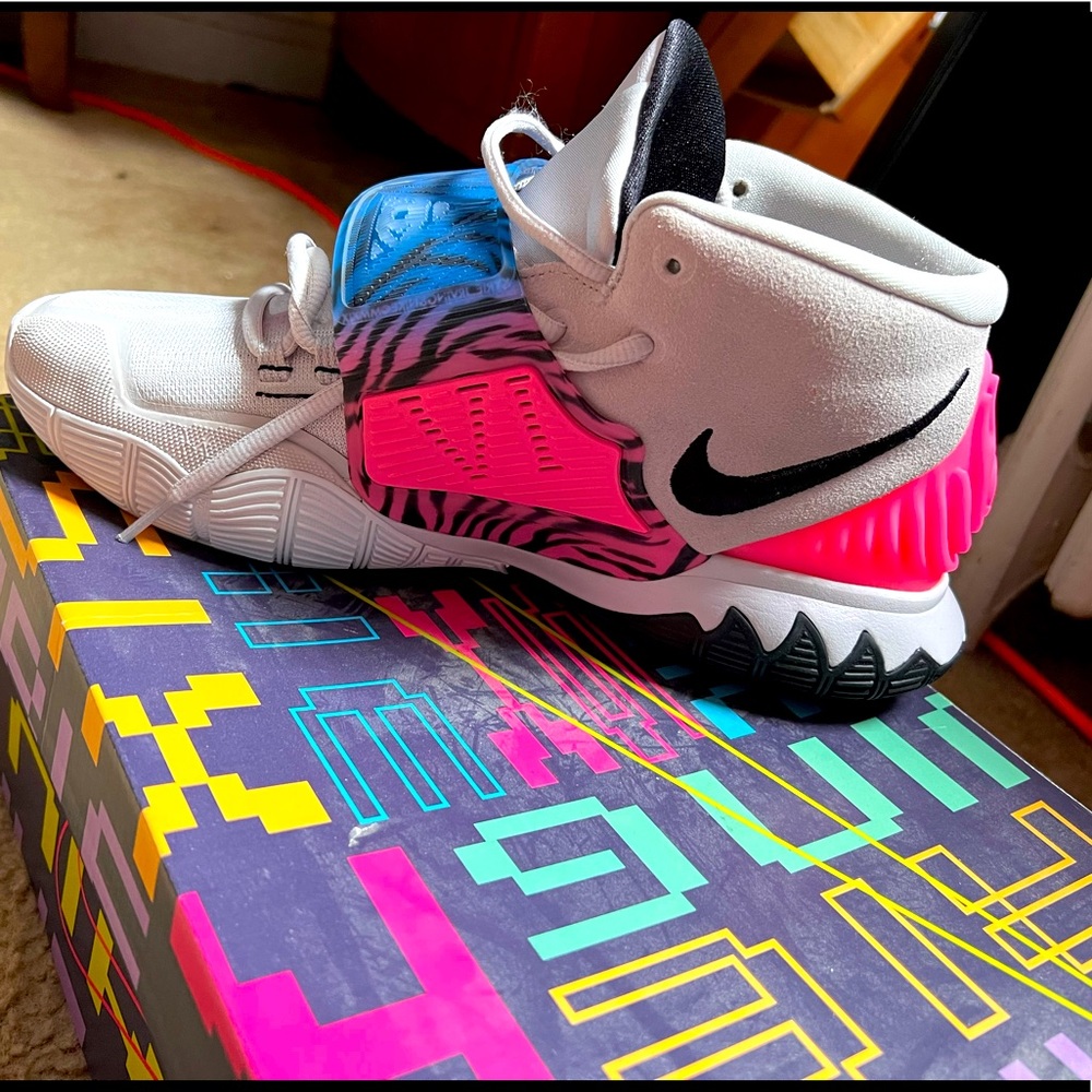 Kyrie 6 never worn